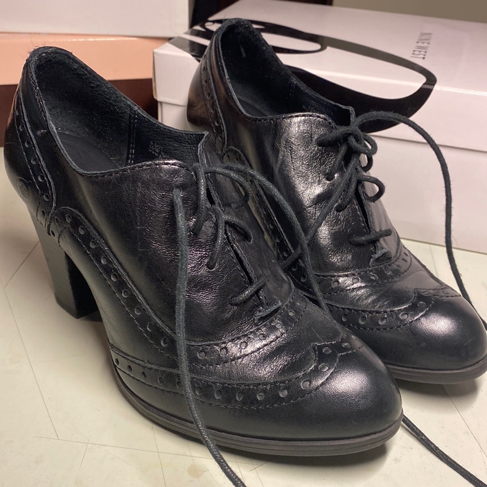 Born lace-up heel, 6.5